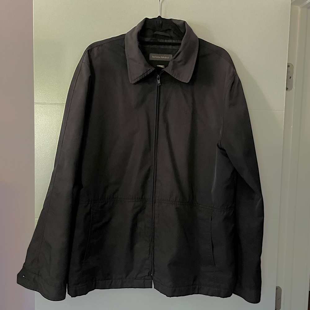 Banana Republic Men's black zip windbreaker style Jacket size medium